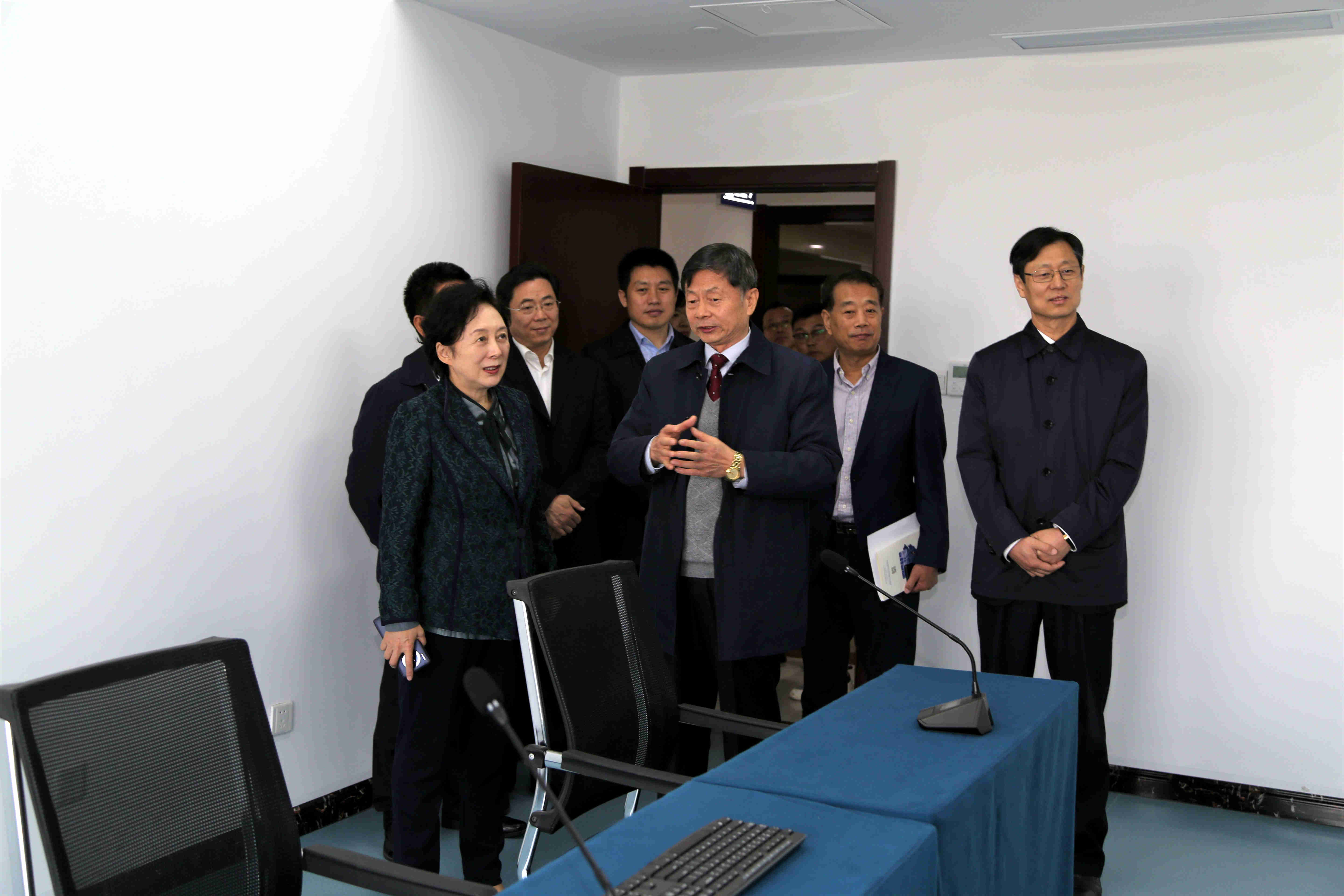 济南市政协主席雷杰到山东省医学会创新发展服务中心考察指导工作